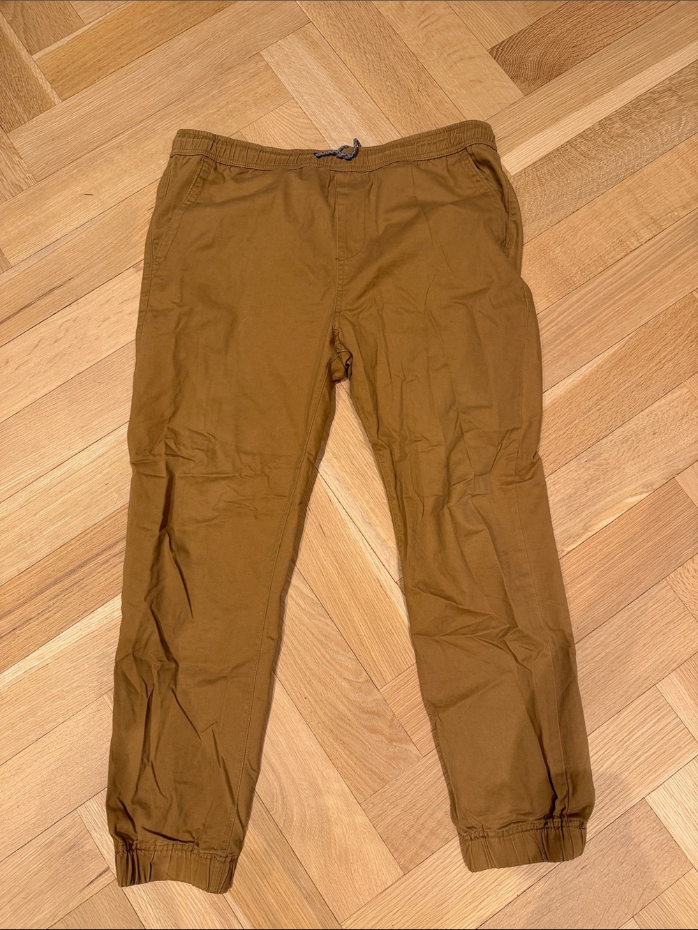 Aeropostale Men's Brown Jogger Pants - Comfort Fit
